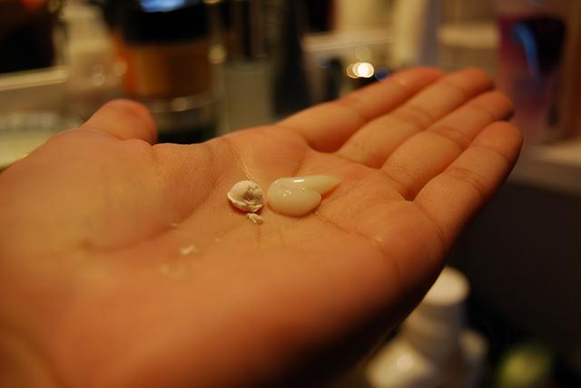 雏菊的天空身体乳祛痘