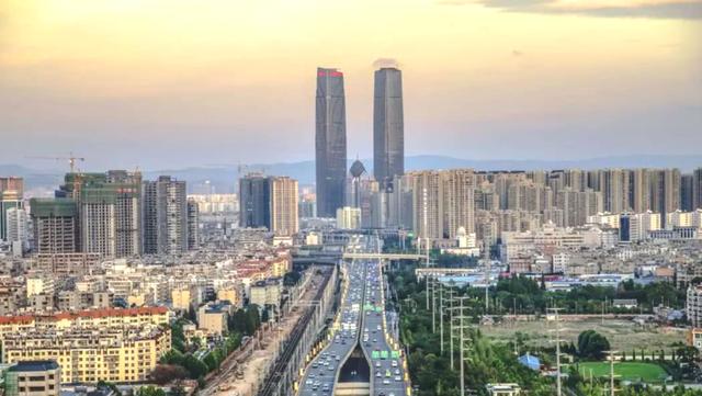 东莞反超西安，昆明暂时出局！中国三季度GDP三十强城市出炉