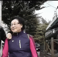 爆笑的GIF趣图：活了三十年，这是第一次跟女生亲密接触