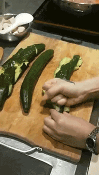 爆笑的动图GIF:在酸臭的恋爱环境中,作为单身贵族的我独自沉沦/