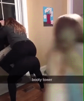 不一般邪恶的美女动图：老婆是娶回家了，一笑我腿就软