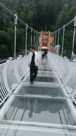爆笑的GIF动态图片：这个学我是一分钟也不想上了！