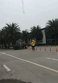 爆笑的GIF趣图：这是一架有想法的飞机！