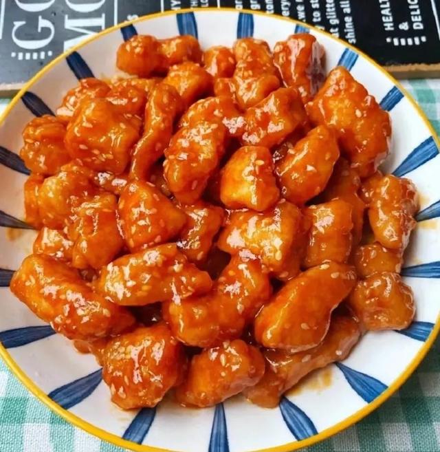 宝宝不爱吃鸡肉，家长做法不合宝宝胃口，这样做孩子吃到停不下来