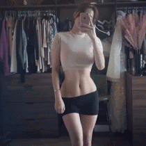 好身材的美女动图GIF：妹纸身材也是逆天了