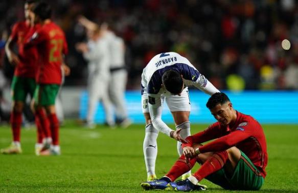 山口百惠发表作品集展出自己制作的70条花被 阿波罗新闻网