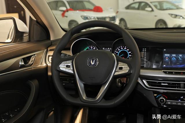 405km续航，快充半个小时大家轿，便宜好养活很省心，长安逸动EV