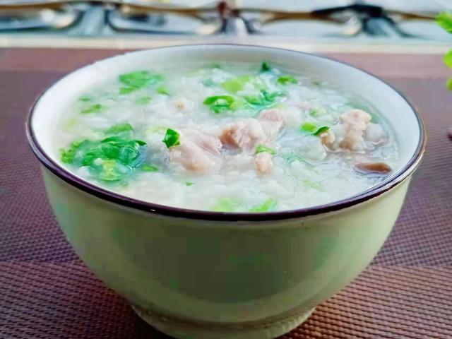 天冷多给孩子吃1碗粥，补充蛋白质和维生素，暖呼呼的好舒服