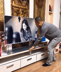 爆笑的动图GIF：得不到的永远在骚动