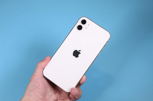 iPhone13发布会倒计时5天，两年前的老款手机又开始"坐地起价"？