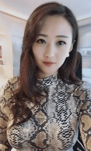 内涵美女的动态图GIF：这真的带劲