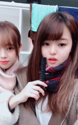 好身材的美女动图GIF：妹纸身材也是逆天了