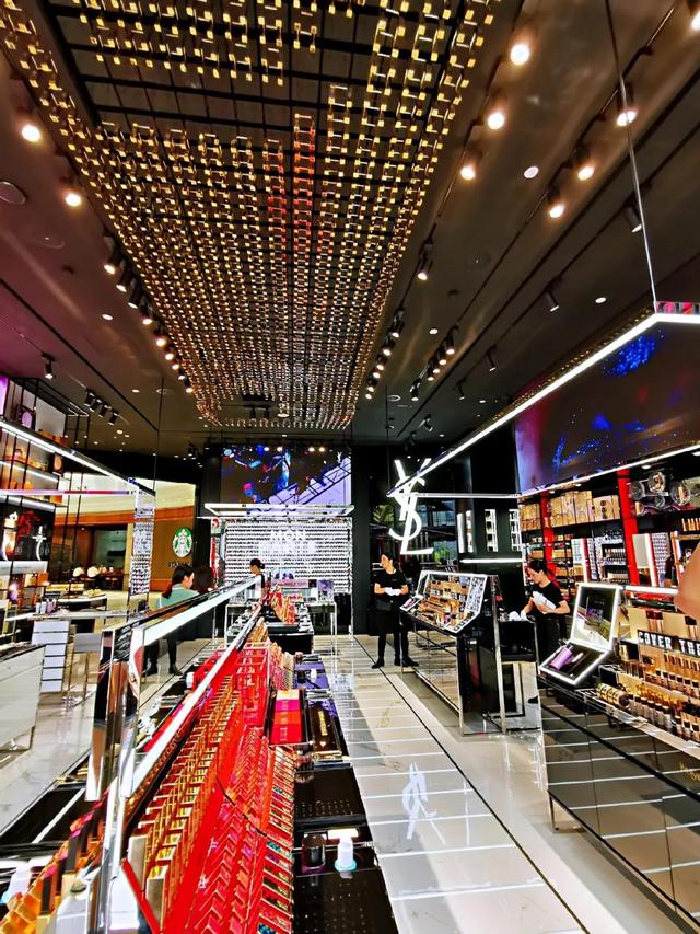 圣罗兰旗舰店专柜地址,圣罗兰有旗舰店吗