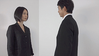 非常内涵的美女动态图：穿外套进温泉是不对的！?