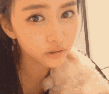 小性感的妹子动图：撩妹新技能