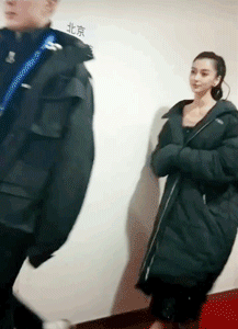 内涵的美女动图GIF：这腰和屁股也太灵活了吧！