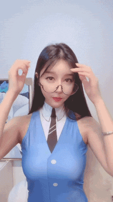 身材好的美女GIF：这大长腿，一线天啊！
