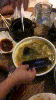 爆笑GIF图：只要不死，总有出头之日！