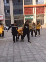 搞笑的GIF动态图：笑到窒息哈哈哈！