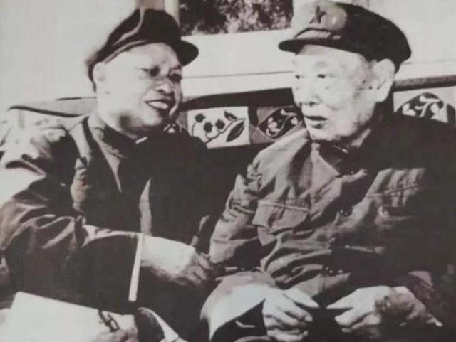 1949年新疆军区成立，彭德怀担任司令员，3位副司令员分别是谁？