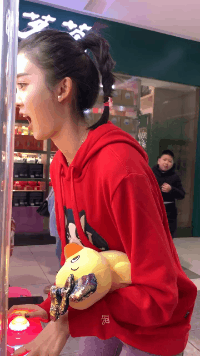 很邪恶的妹子GIF：你在凝视深渊的时候，深渊也在凝视你