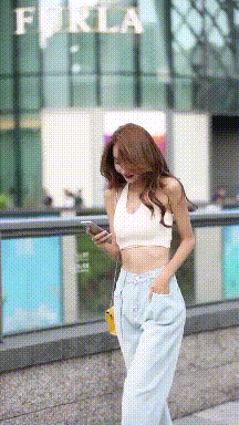 美女的内涵GIF动图：这家医院的服务我给满分