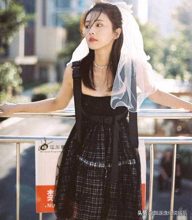 白鹿超级话题微博（白鹿微博最新动态）