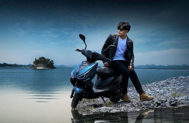 续航100公里，质保6年，无感解锁，绿源电动车新车体验