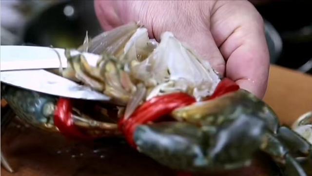 螃蟹怎么杀步骤（杀螃蟹的正确方法）