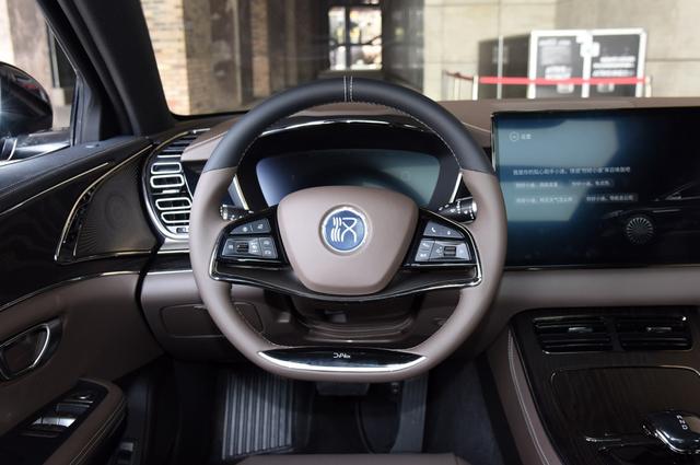 新能源车排名变化大，比亚迪成为新销冠，浅谈背后原因