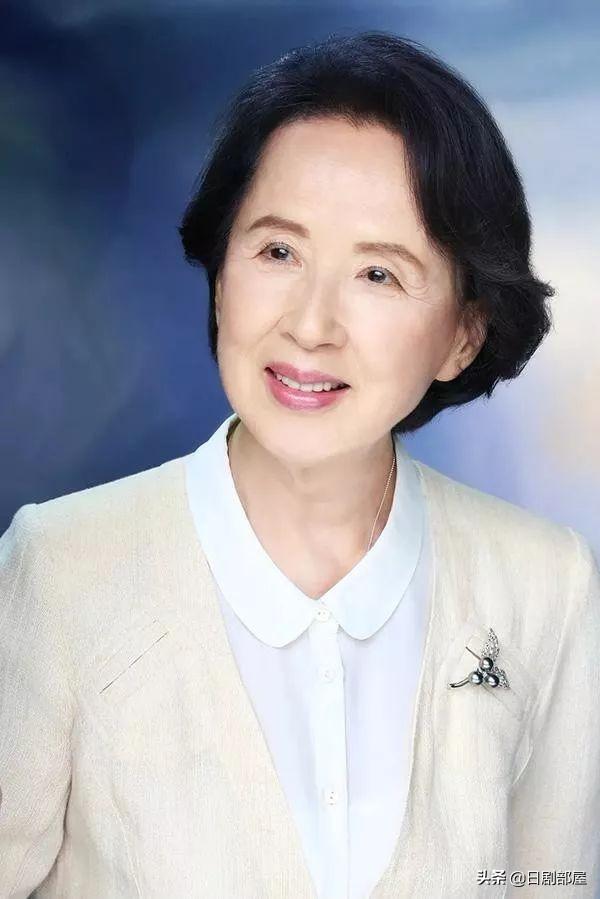 《血疑》中,她就扮演了山口百惠饰演的女主角的妈妈大岛敏江
