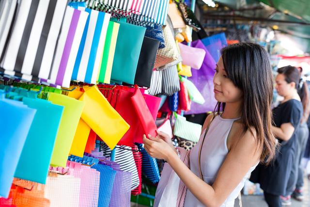 为什么现在人越来越赚不到钱了呢？