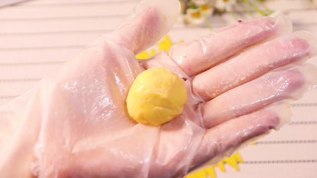 别给宝宝吃蒸蛋了，比溶豆好吃，补脑又长个，宝宝吃不停，秒光