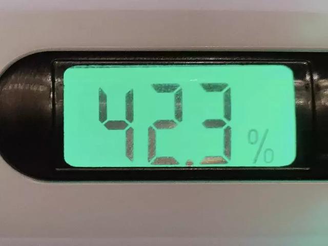 身体乳是挤在手上吗