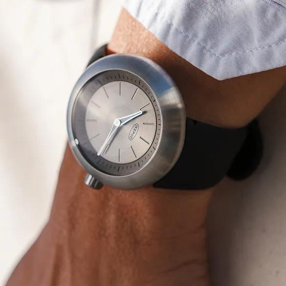 表界怪咖，連 Apple Watch 都要叫它一聲“前輩”
