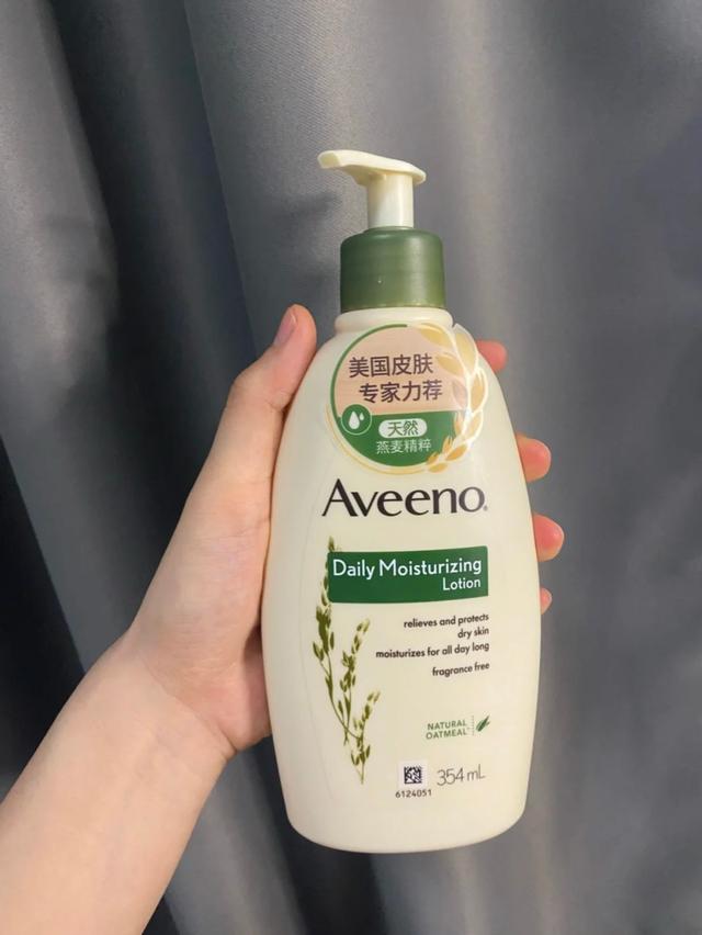 青春痘可以涂磨砂膏和身体乳吗