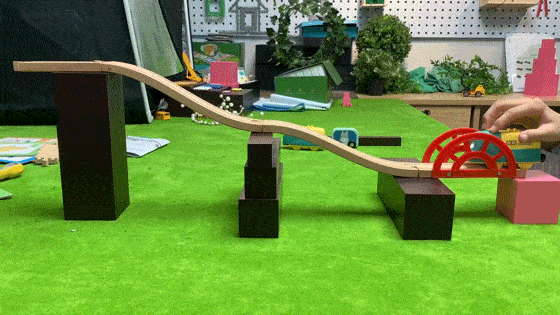 玩具车还能玩出编程指令，超多场景玩法，“秒杀”乐高积木