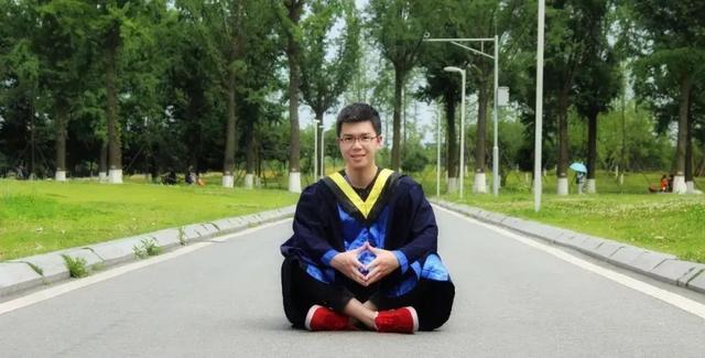 华为天才少年自制机械臂？能给葡萄缝针，这样的孩子是怎么培养的