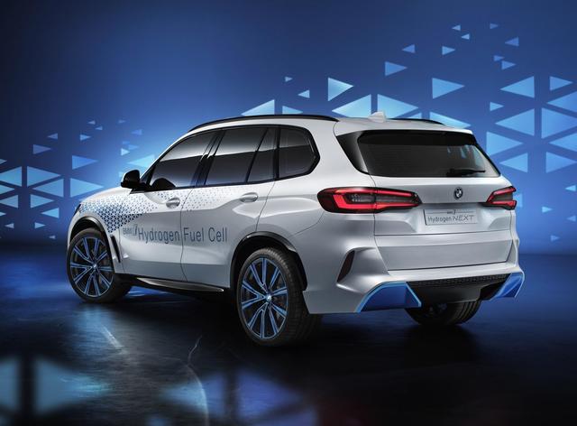 宝马首款氢能源汽车，最大马力可达374匹，续航或超1000公里