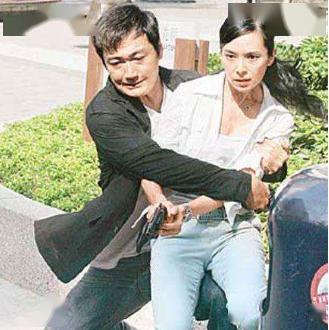米雪和陶大宇同框喜庆生，脸蛋精致似少女，男友去世11年至今未婚