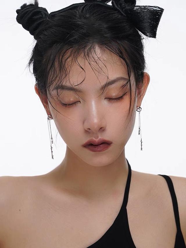 饰品与饰物怎么搭配（不同风格、脸型如何选饰品）