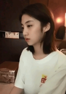 美美哒的妹子GIF：妹子已经主动让我弄到手了！