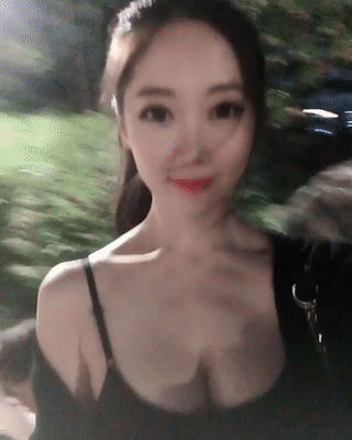 性感美美GIF动图：姑娘夜深人静的时候少出来晃