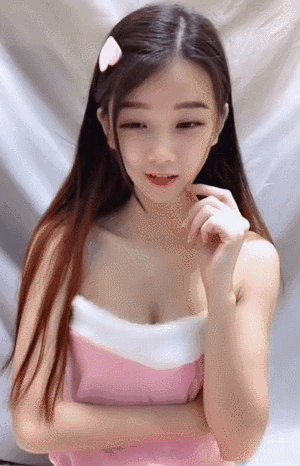 性感到不行的美女动图：身材颜值那叫一个不错啊！