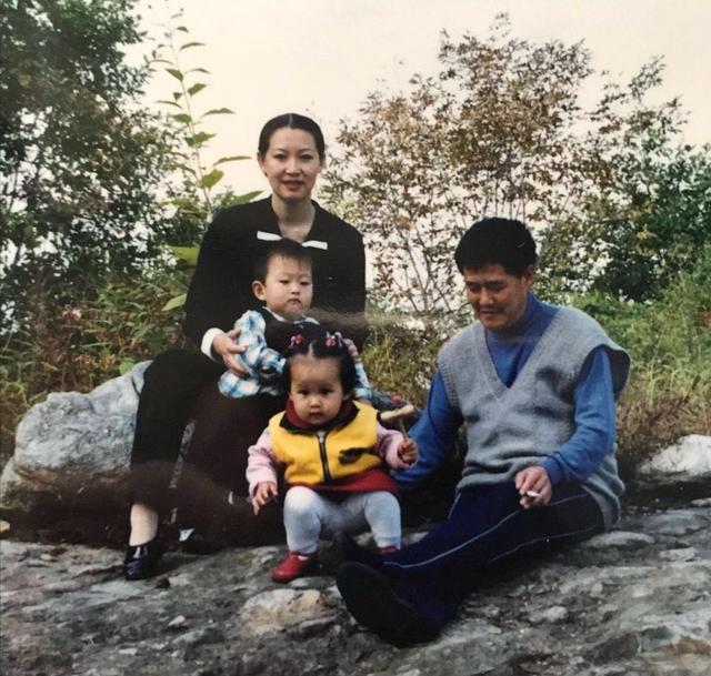 葛淑珍和赵玉芳照片谢大脚老公自首