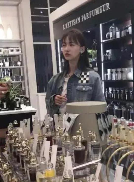 31岁的吴谨言，就这样改写了她的结局，跌落的口碑到底是回不去了