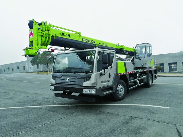 中联重科12吨节能型汽车起重机上市引领行业绿色环保新发展