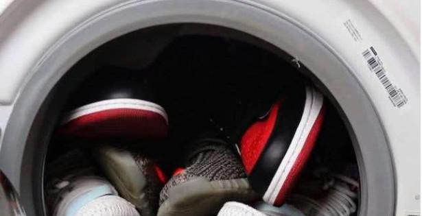 拖鞋能放在洗衣机洗吗「拖鞋能放在洗衣机洗吗」