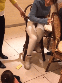 邪恶妹子的GIF动态图：大王也想帮忙扶一下