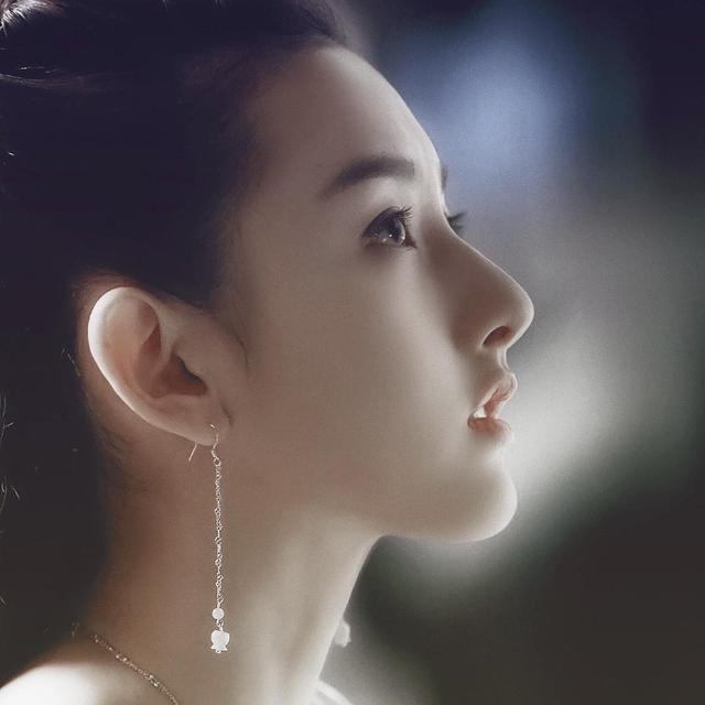 这6个明星明明是纯天然，却像极了整容脸，你看走眼几个？